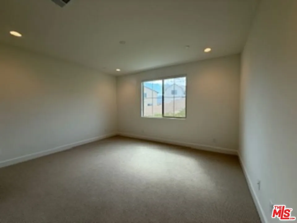 11763 Quailrun Ct. Chatsworth, CA 91311