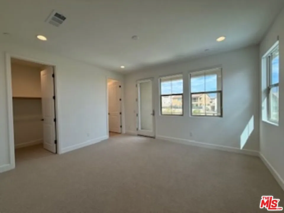 11763 Quailrun Ct. Chatsworth, CA 91311