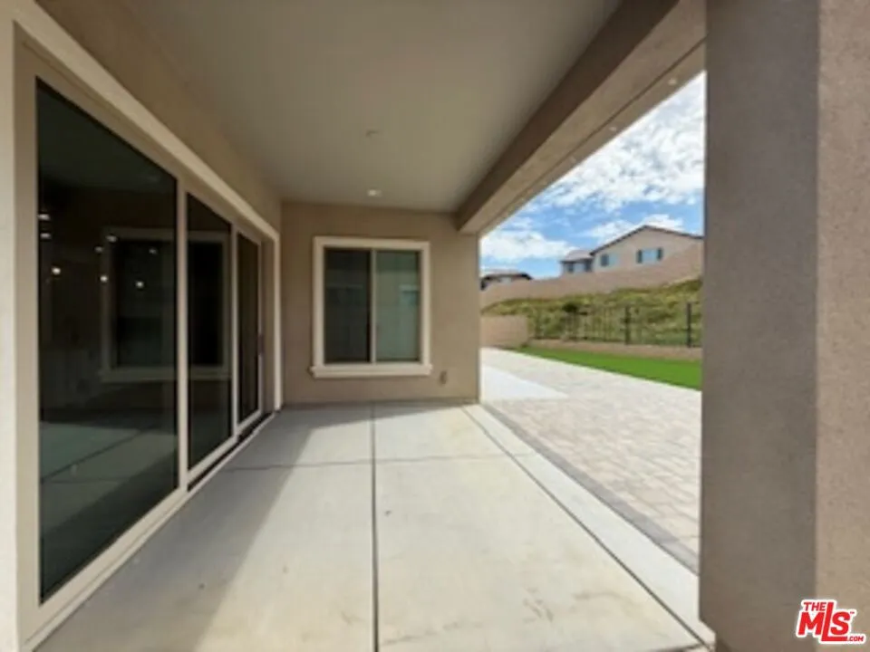 11763 Quailrun Ct. Chatsworth, CA 91311