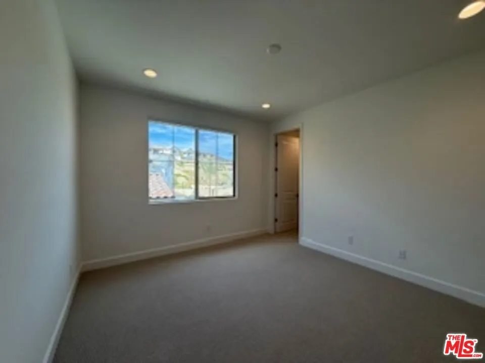 11763 Quailrun Ct. Chatsworth, CA 91311