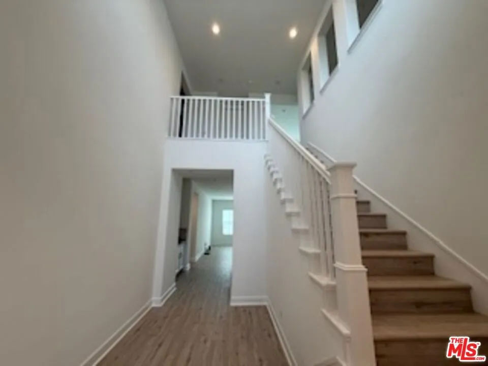 11763 Quailrun Ct. Chatsworth, CA 91311