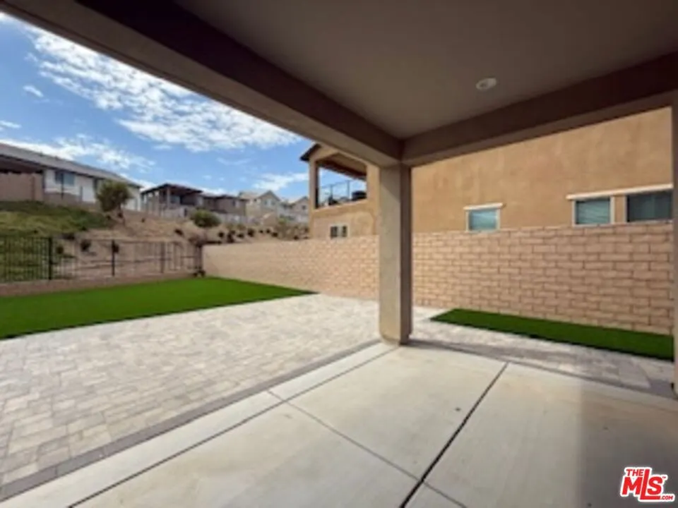 11763 Quailrun Ct. Chatsworth, CA 91311