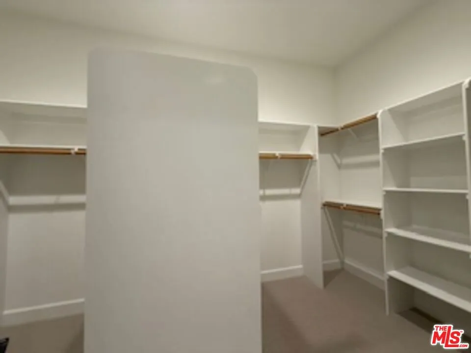 11763 Quailrun Ct. Chatsworth, CA 91311