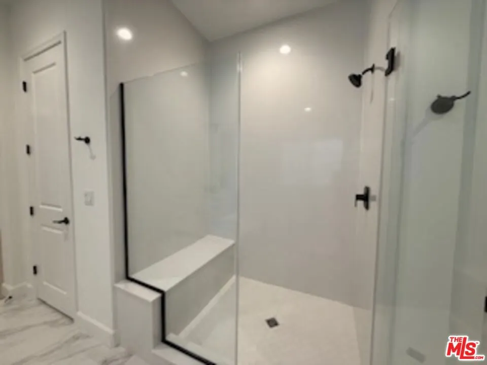 11763 Quailrun Ct. Chatsworth, CA 91311