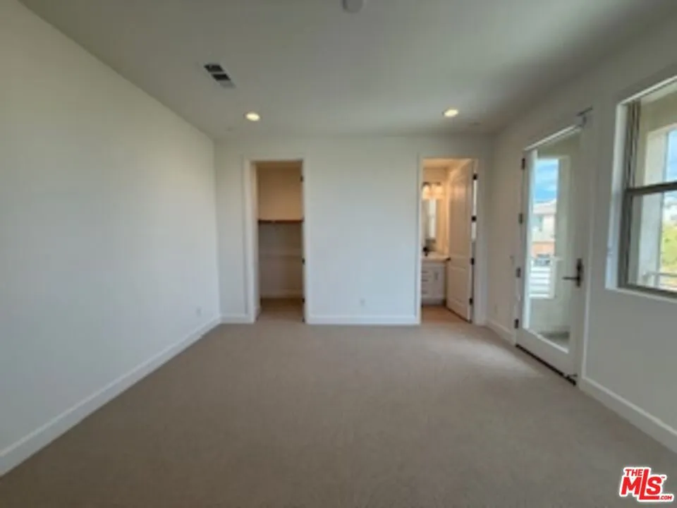 11763 Quailrun Ct. Chatsworth, CA 91311
