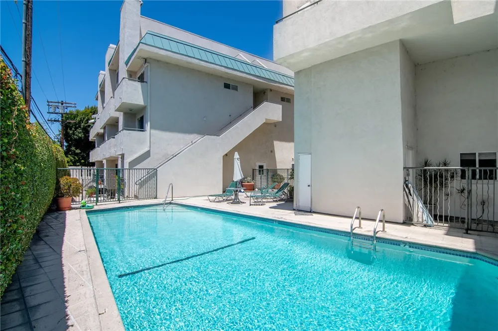 13030 Valleyheart #103 Studio City, CA 91604