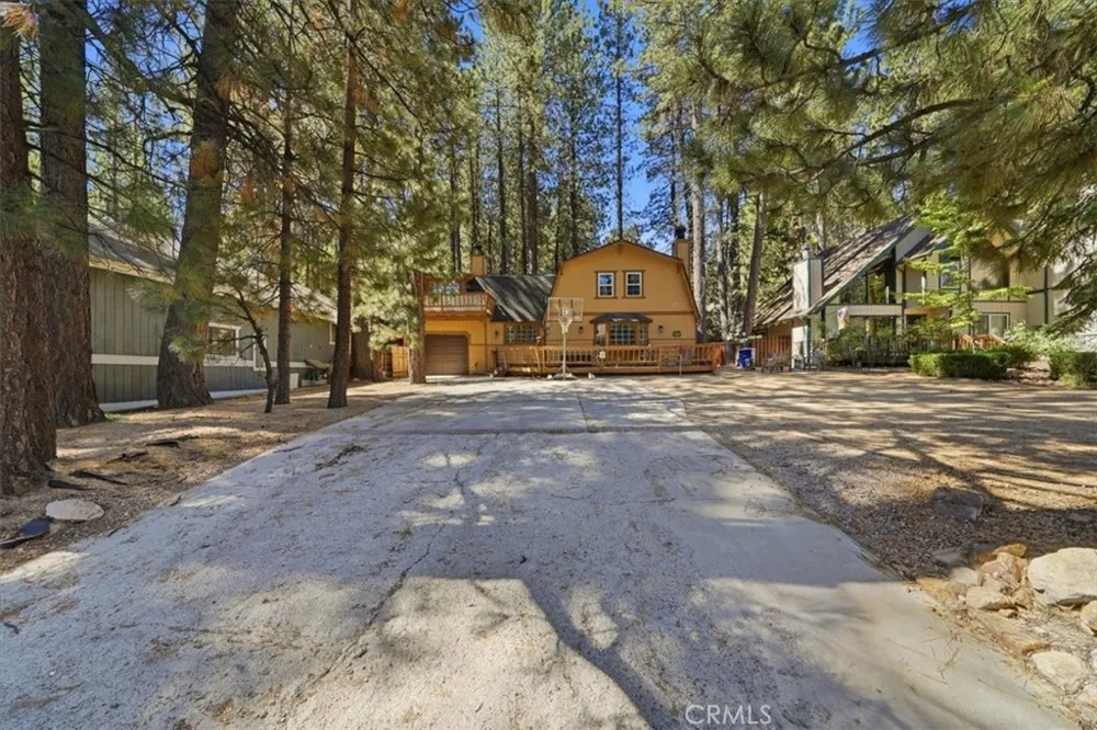 41941 Evergreen Big Bear Lake, CA 92315