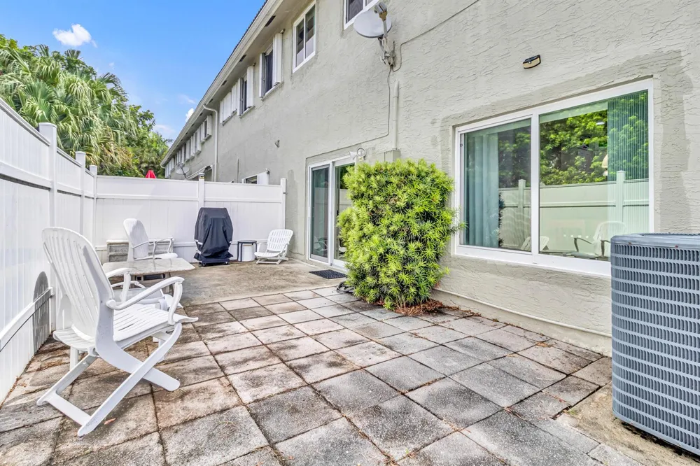 5428 Pointe Villa Drive #E Lighthouse Point, FL 33064