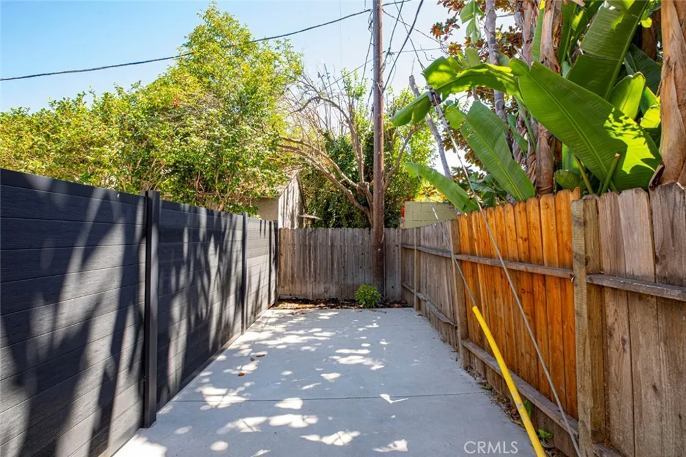 13502 Bessemer Street Van Nuys, CA 91401