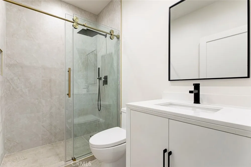 13502 Bessemer Street Van Nuys, CA 91401