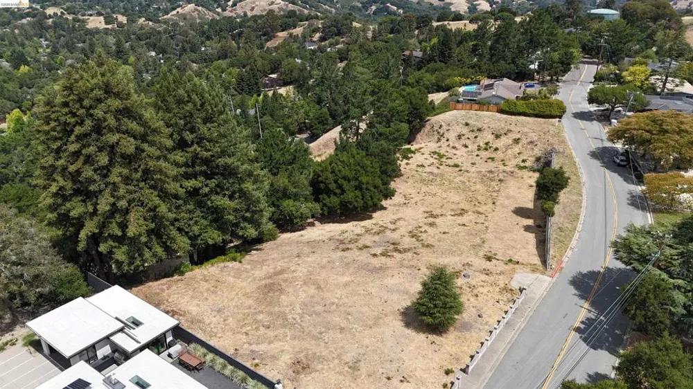 82 Zander Dr Orinda, CA 94563