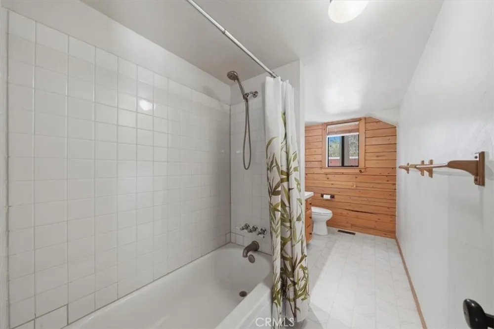 355 Dixie Lee Sugarloaf, CA 92386