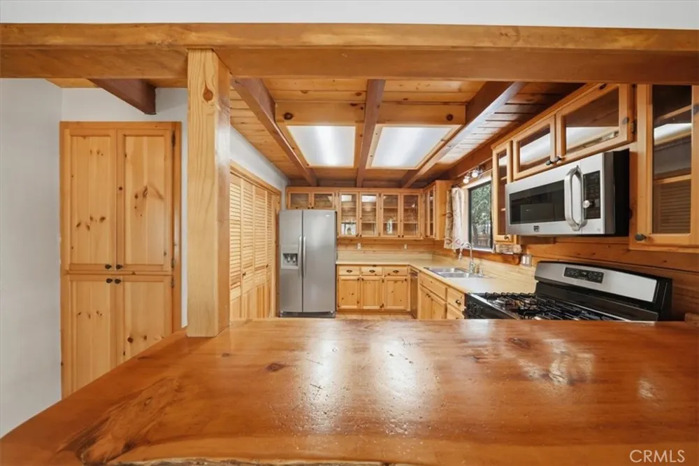 355 Dixie Lee Sugarloaf, CA 92386