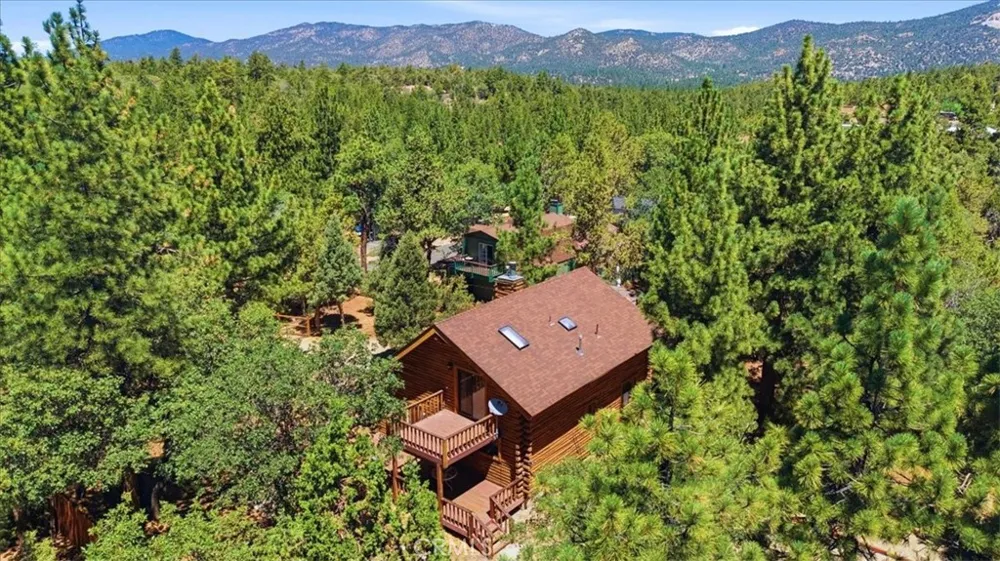 355 Dixie Lee Sugarloaf, CA 92386