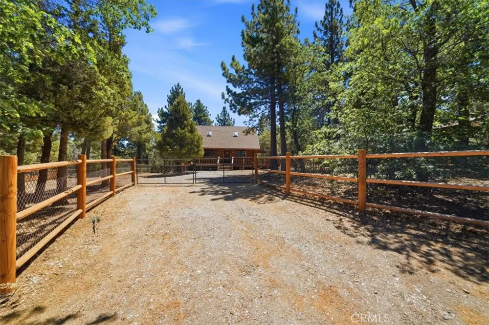 355 Dixie Lee Sugarloaf, CA 92386