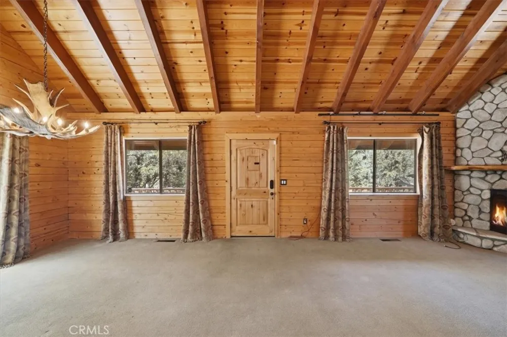 355 Dixie Lee Sugarloaf, CA 92386