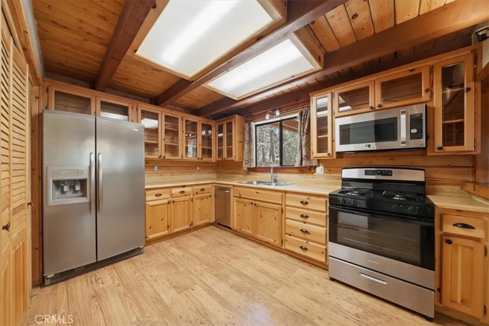 355 Dixie Lee Sugarloaf, CA 92386