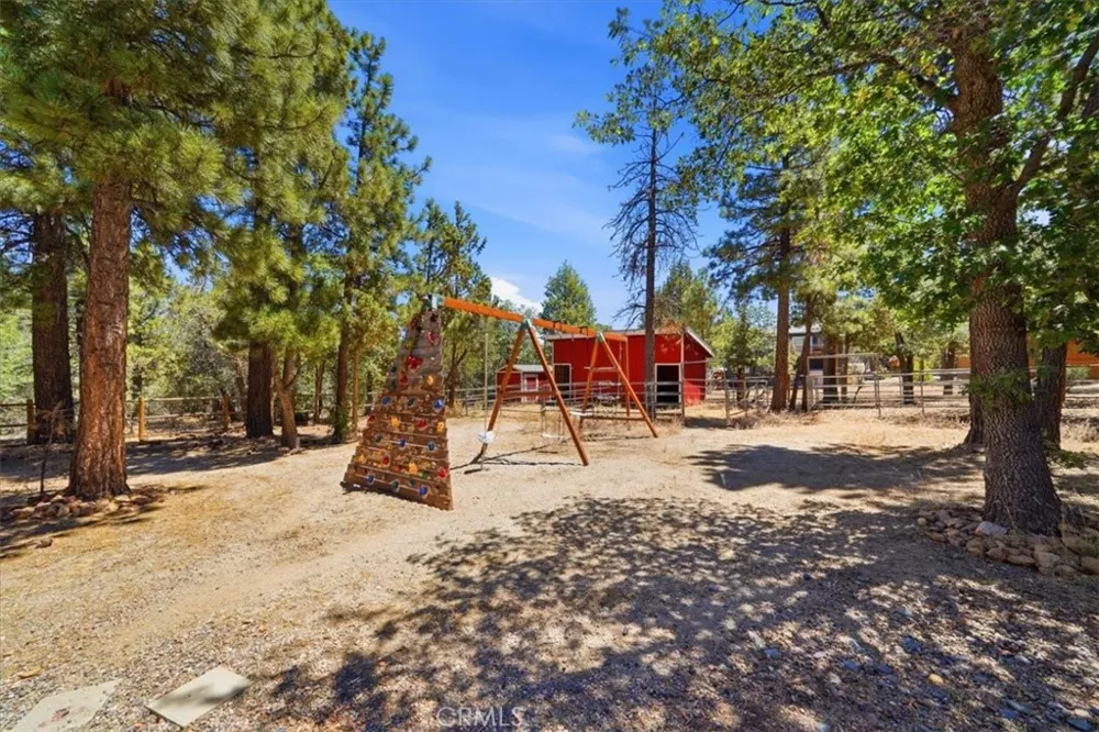 355 Dixie Lee Sugarloaf, CA 92386