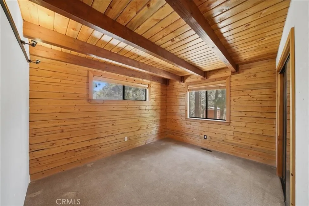 355 Dixie Lee Sugarloaf, CA 92386