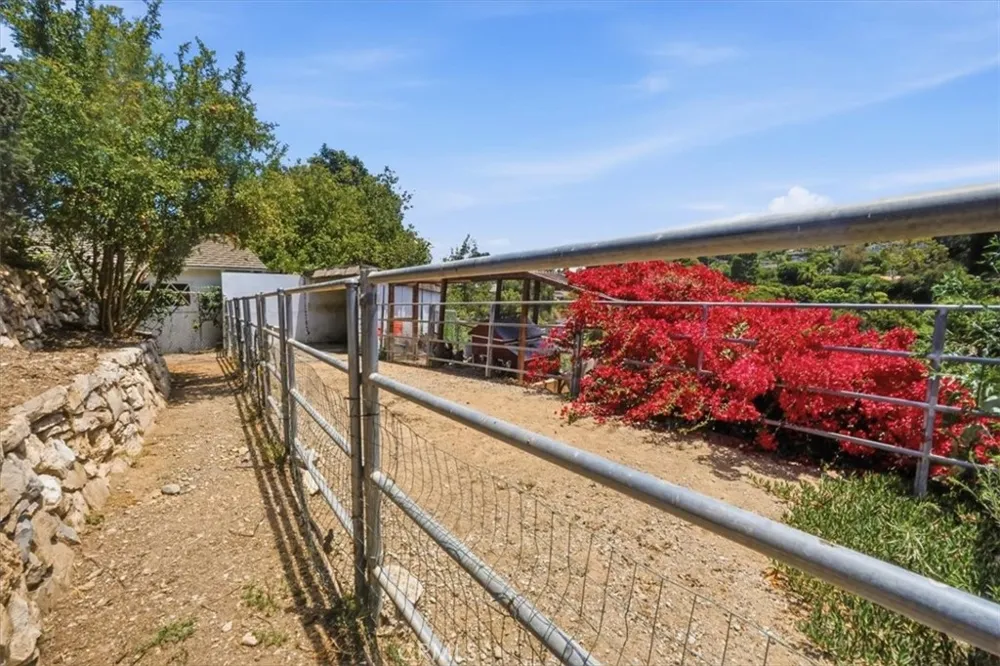 41 Hitching Post Palos Verdes Peninsula, CA 90274