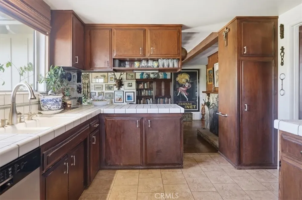 41 Hitching Post Palos Verdes Peninsula, CA 90274