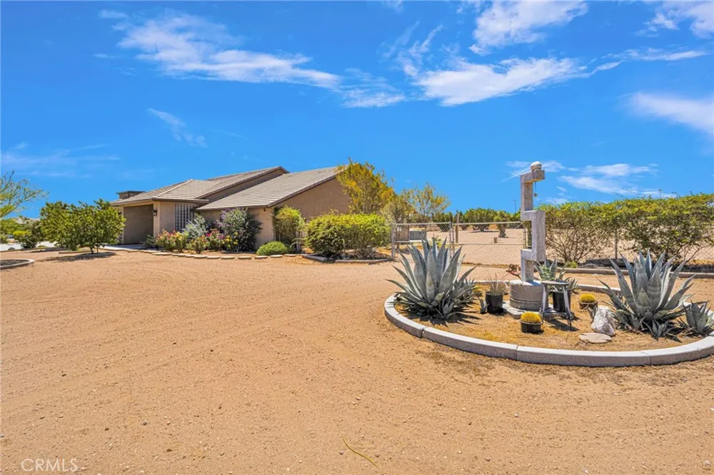 9879 Silver Palm Drive Oak Hills, CA 92344