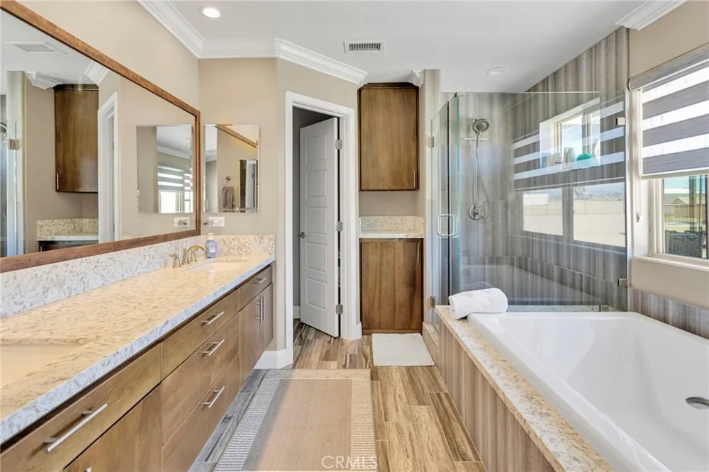 9879 Silver Palm Drive Oak Hills, CA 92344