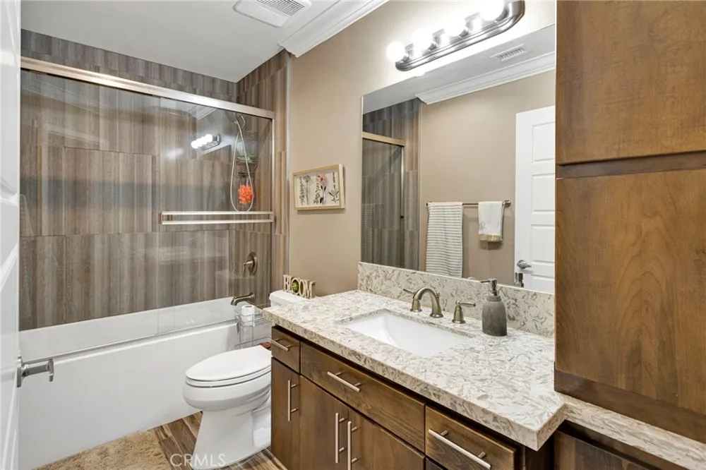 9879 Silver Palm Drive Oak Hills, CA 92344