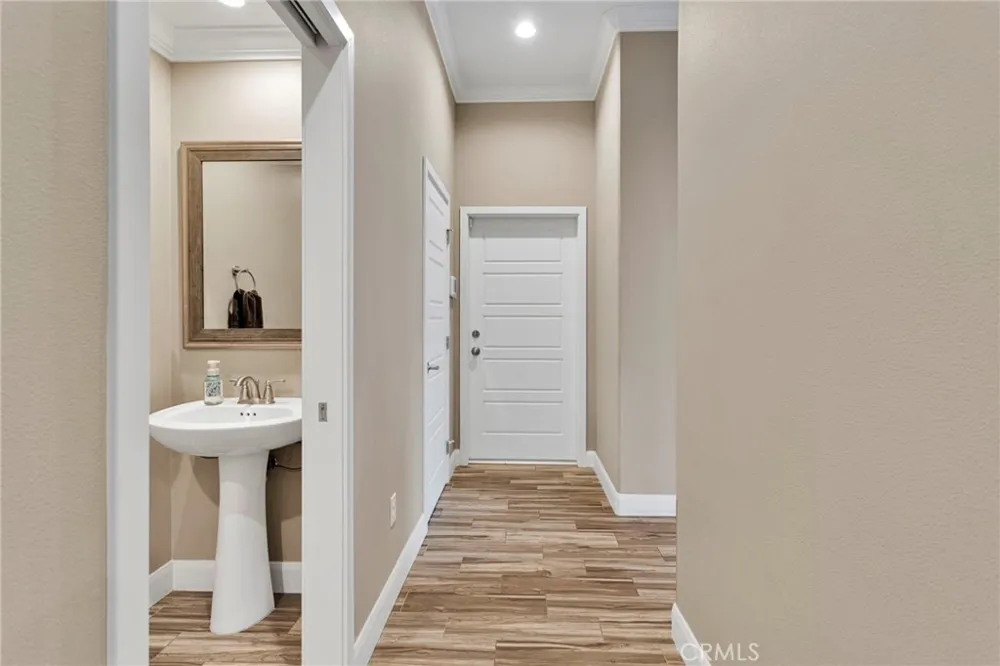 9879 Silver Palm Drive Oak Hills, CA 92344