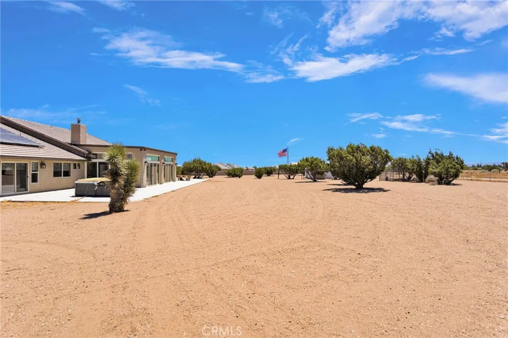 9879 Silver Palm Drive Oak Hills, CA 92344