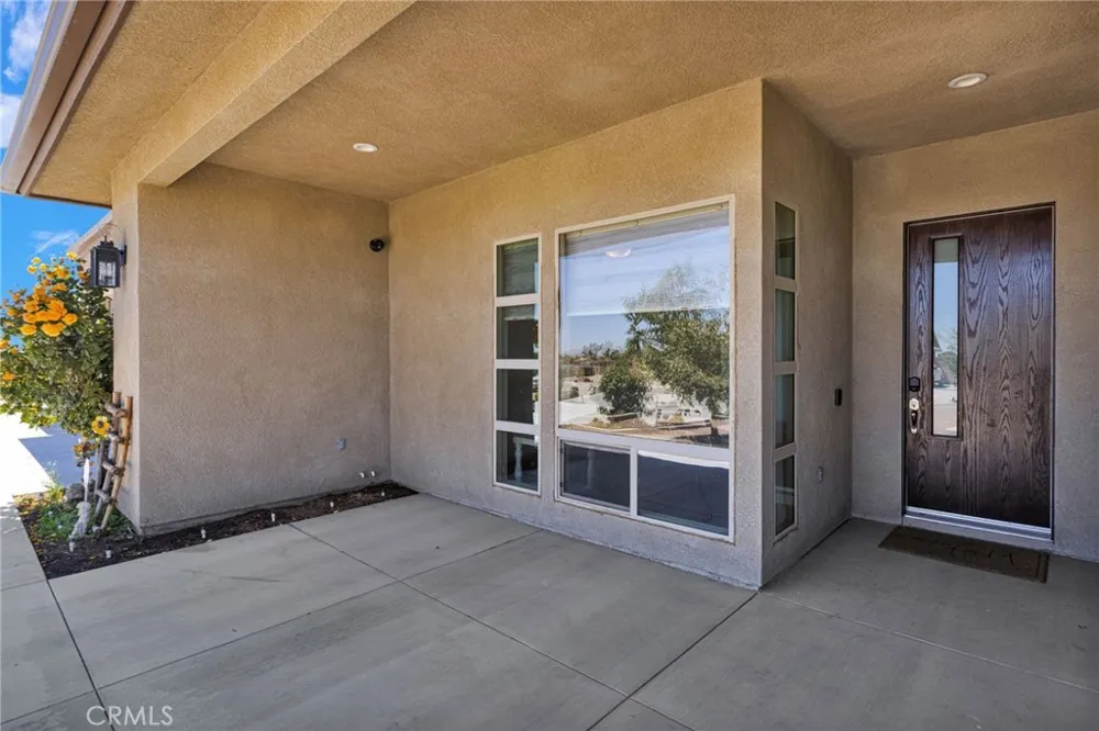 9879 Silver Palm Drive Oak Hills, CA 92344