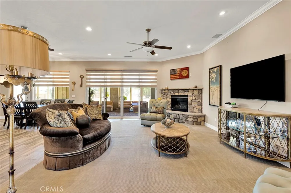 9879 Silver Palm Drive Oak Hills, CA 92344