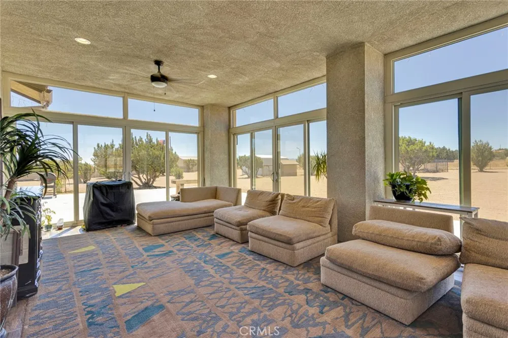 9879 Silver Palm Drive Oak Hills, CA 92344