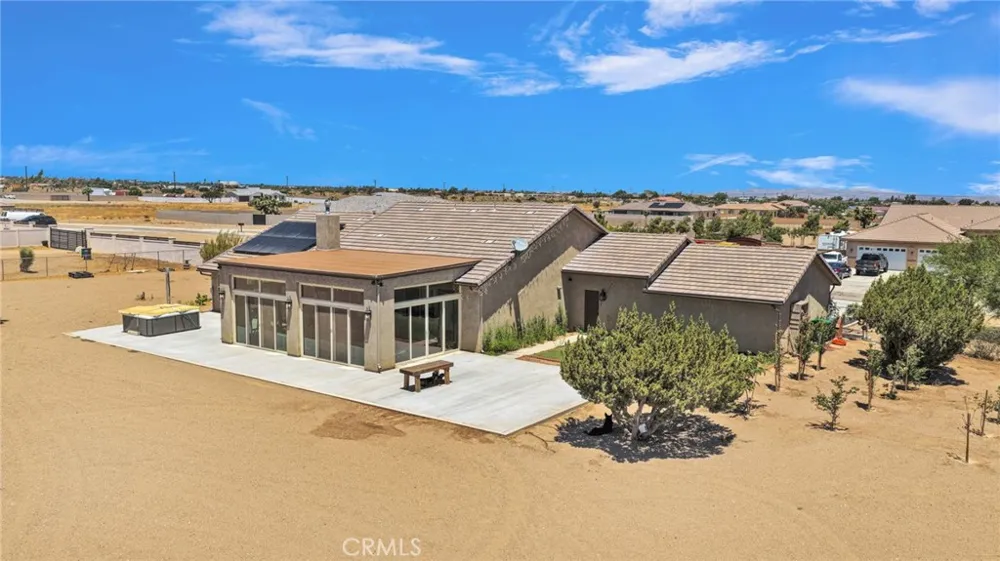 9879 Silver Palm Drive Oak Hills, CA 92344
