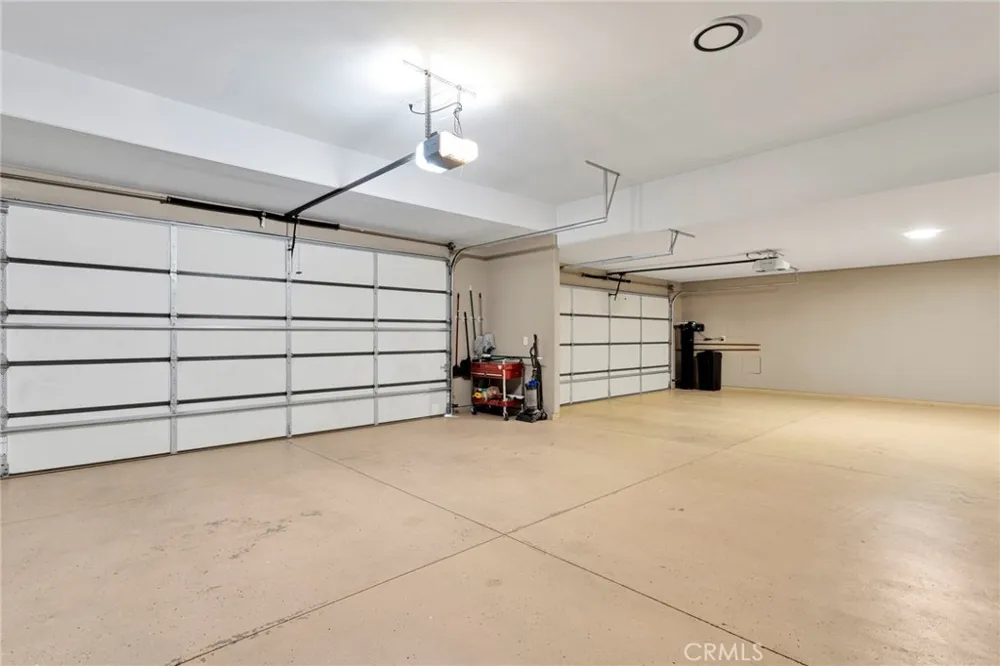 9879 Silver Palm Drive Oak Hills, CA 92344