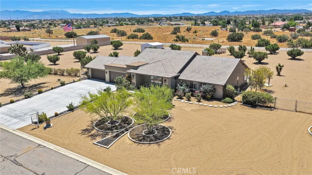 9879 Silver Palm Drive Oak Hills, CA 92344