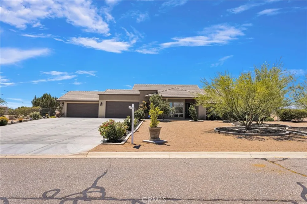 9879 Silver Palm Drive Oak Hills, CA 92344