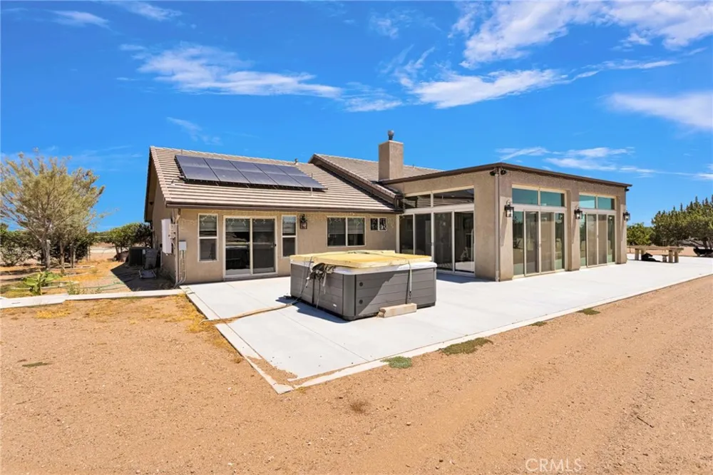 9879 Silver Palm Drive Oak Hills, CA 92344