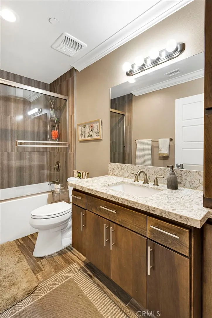 9879 Silver Palm Drive Oak Hills, CA 92344