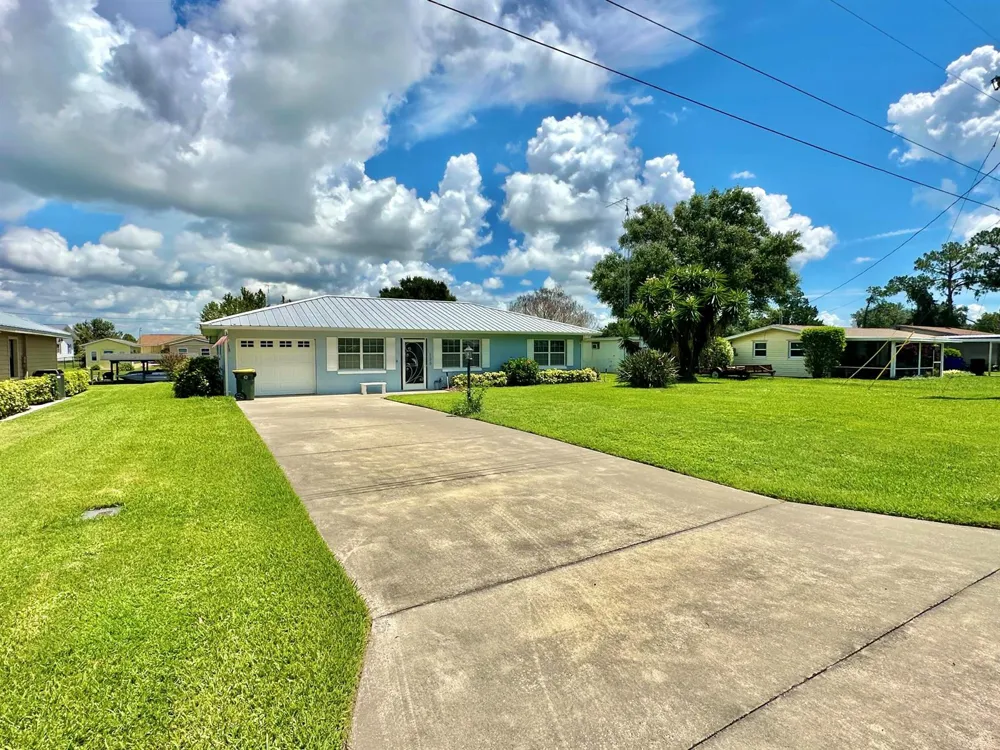 126 Lake Francis Drive Lake Placid, FL 33852