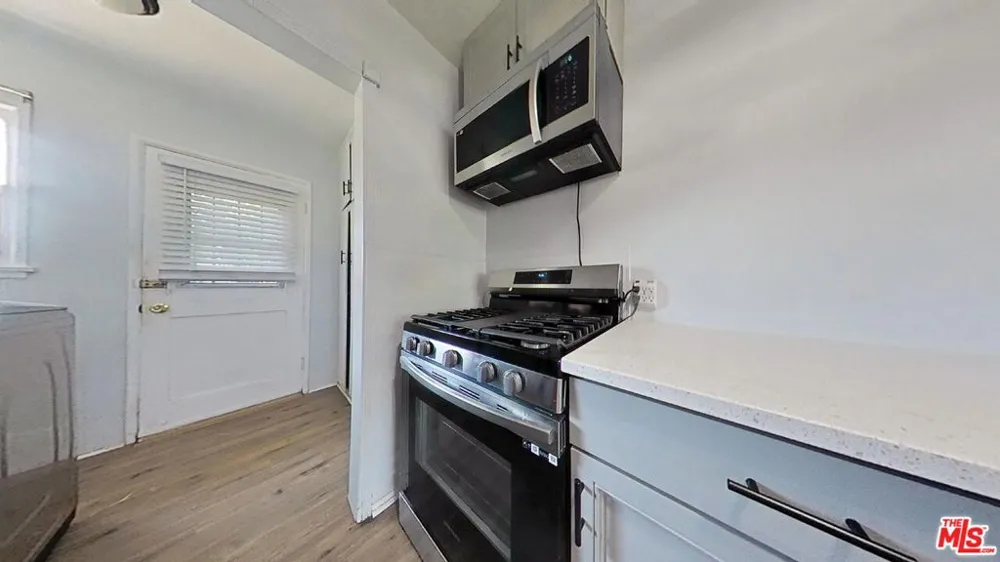 15544 Romar Street Los Angeles, CA 91345