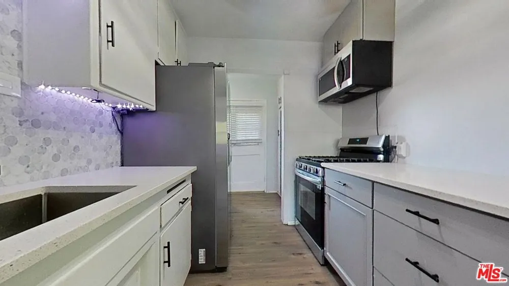 15544 Romar Street Los Angeles, CA 91345