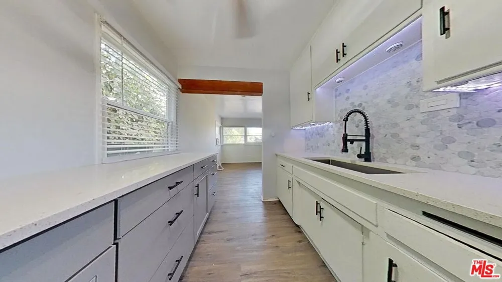 15544 Romar Street Los Angeles, CA 91345