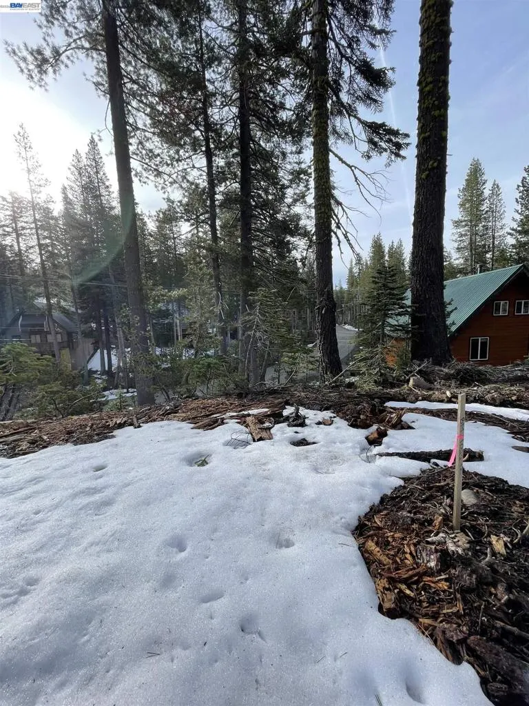 7217 Palisade Road Soda Springs, CA 95728