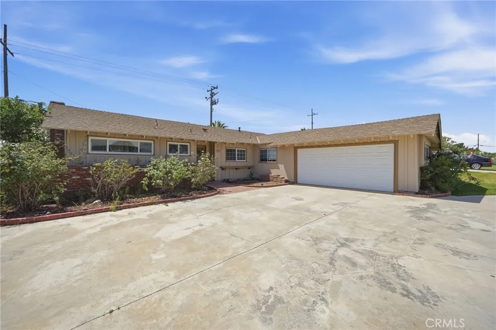 5041 Ridglea Avenue Buena Park, CA 90621