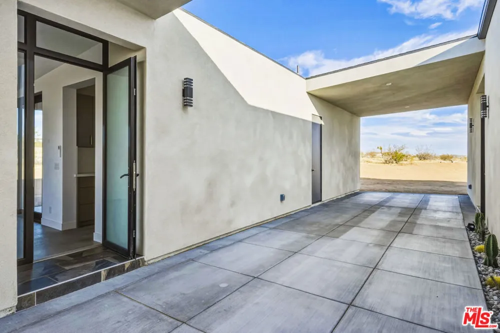 250 Ducor Avenue Landers, CA 92284