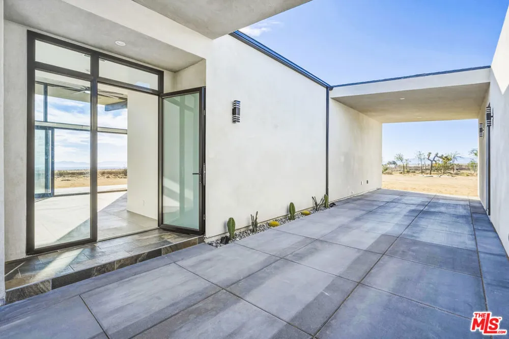 250 Ducor Avenue Landers, CA 92284