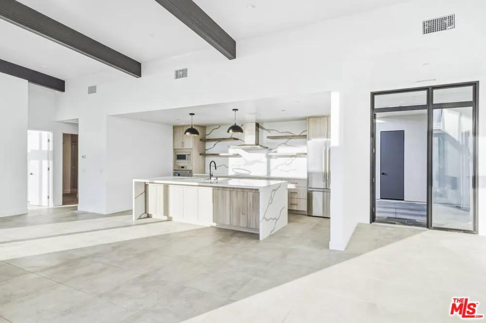 250 Ducor Avenue Landers, CA 92284