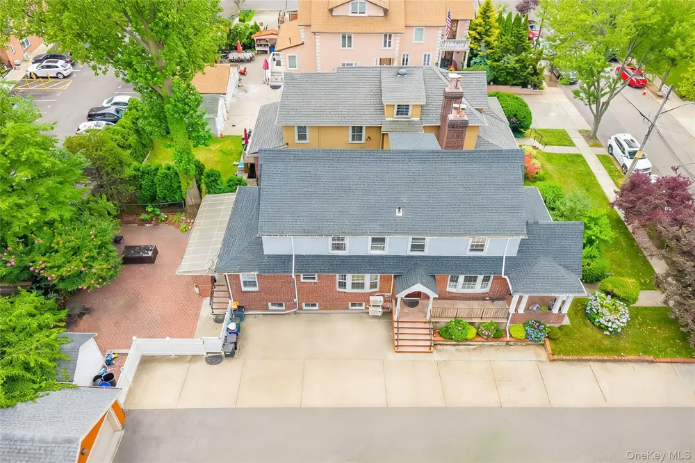 609 161st Street Whitestone, NY 11357