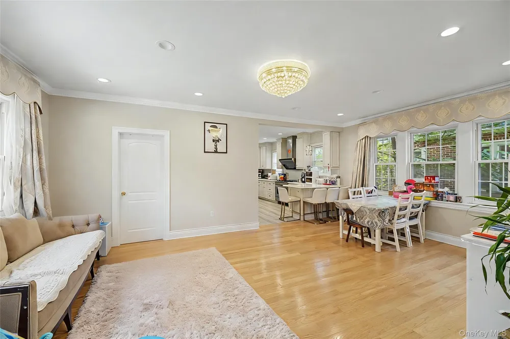 609 161st Street Whitestone, NY 11357